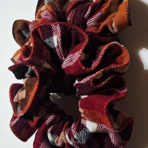 2 Sets of Chic Plaid Scrunchie in Red and Brown